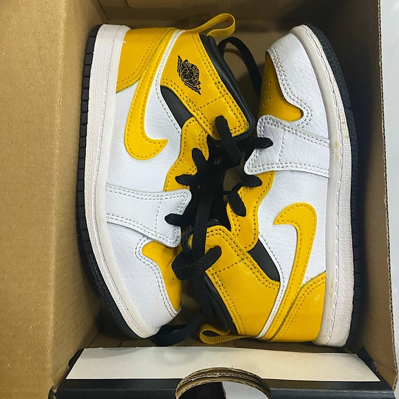 Kids Nikes 9C - Picture 3 of 4